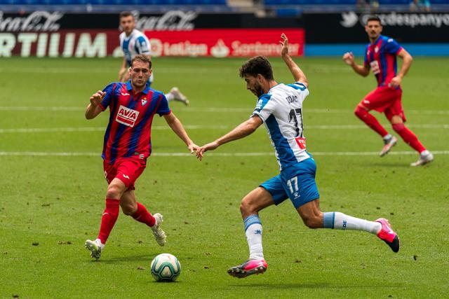 梅西入选FIFA最佳球员候选 记者：是对足球的侮辱