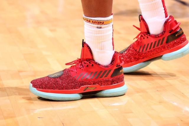 约基奇36+17+10快船险胜掘金 76人克热火3连胜